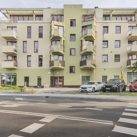 Riverside Apartment With Balcony By Noclegi Renters 슈비노우이스쳬 외부 사진